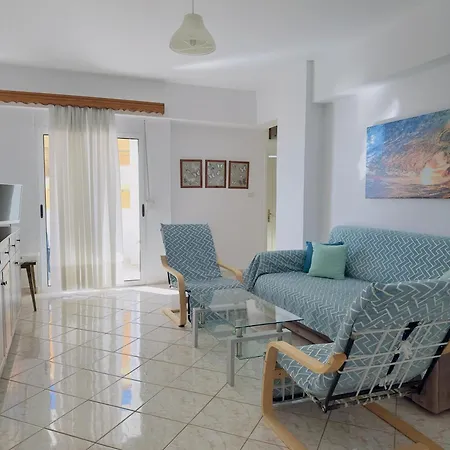 Sea Side Apartment *