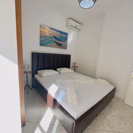 Sea Side Sarandë