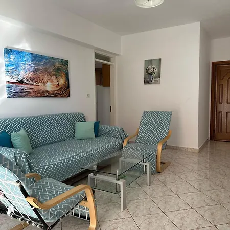 Sea Side Apartment *